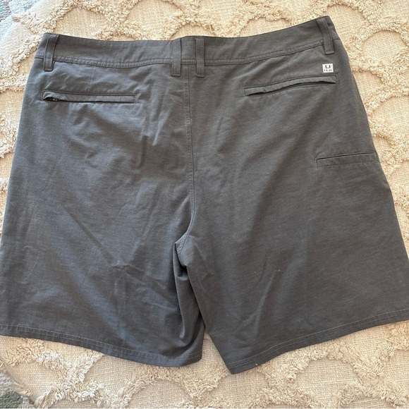 Huk Fishing Shorts Mens XL Gray  Performance Outdoor Pocket Lightweight - Picture 3 of 4